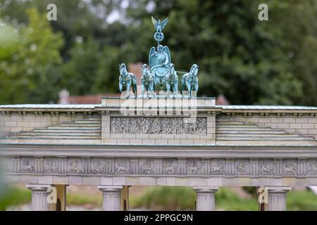 Baltic Park of miniatures, petite réplique de la porte de Brandebourg à Berlin, Allemagne Miedzyzdroje, Pologne Banque D'Images