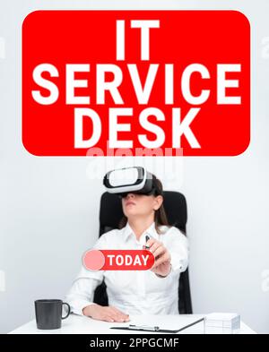 Panneau écrit à la main, bureau de service informatique. Mot écrit sur le centre d'aide en ligne de support technologique Banque D'Images