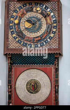 Horloge astronomique dans l'église Sainte-Marie. Gdansk, Pologne. Banque D'Images