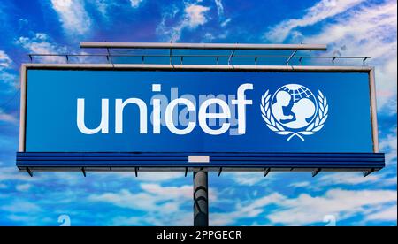 Panneau publicitaire affichant le logo de l ' UNICEF Banque D'Images