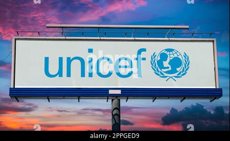 Panneau publicitaire affichant le logo de l ' UNICEF Banque D'Images