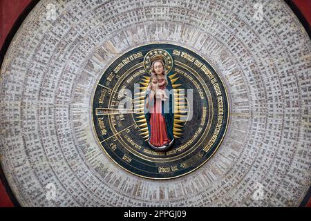 Horloge astronomique dans l'église Sainte-Marie. Gdansk, Pologne. Banque D'Images