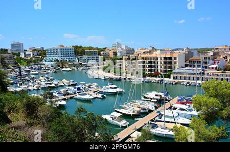 Port de Porto Cristo sur l'île de Majorque, Espagne Banque D'Images