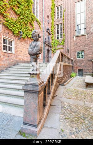 Statue de Marcus Lovblad à l'hôtel de ville royal de Stockholm, Stadshuset, île de Kungsholmen, Stockholm, Suède Banque D'Images