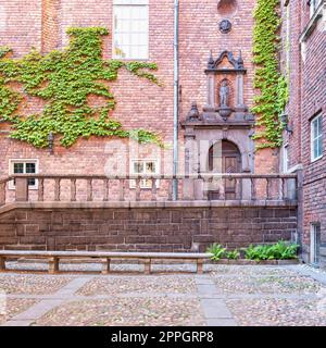 Cour de l'hôtel de ville de Stockholm, suédois : Stadshuset, se trouve à la pointe orientale de l'île de Kungsholmen, en Suède Banque D'Images