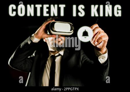 Inspiration montrer le contenu de signe est KingContent est le cœur des stratégies de marketing d'aujourd'hui. Approche commerciale le contenu est au cœur des stratégies marketing d'aujourd'hui Banque D'Images