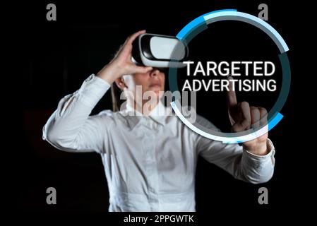 Légende de texte présentant la publicité ciblée. Mot pour annonces publicitaires en ligne basées sur l'activité des consommateurs Banque D'Images