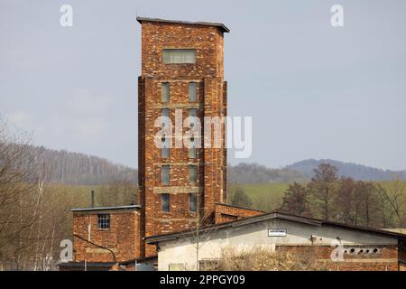 Tour rouge de la mort, site de l'UNESCO avec inscription en langue tchèque 'Ruda vez smrti' un monument national à Dolni Zdar près d'Ostrov, Bohême occidentale, République tchèque Banque D'Images