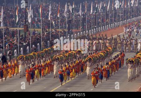 Une vue avec les soldats une parade à la Fête de la République le 26 janvier 1998, dans la ville de New Delhi en Inde. Inde, Delhi, janvier 1998 Banque D'Images