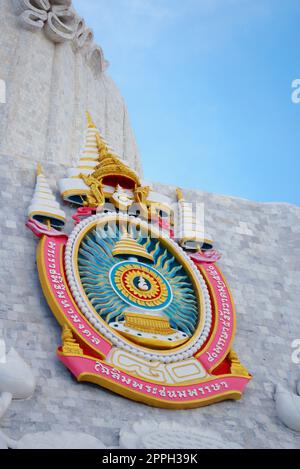 Lent à la base de statue du Grand Bouddha à Phuket, Thaïlande. Close up detail. Banque D'Images