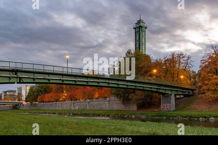 Ostrava nouvel hôtel de ville au coucher du soleil Banque D'Images