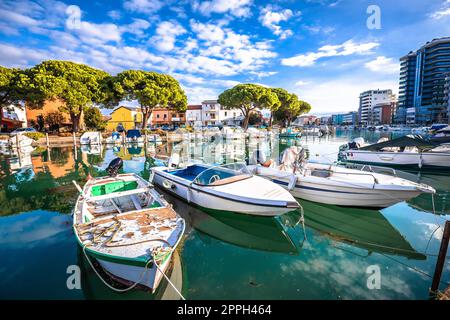 Ville de Grado sur la côte Adriatique port pittoresque et vue sur l'architecture Banque D'Images