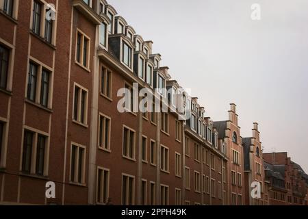 Architecture flamande typique sur les bâtiments résidentiels à Bruxelles, Belgique. Banque D'Images