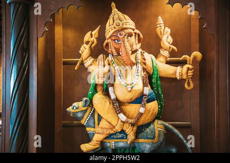 Statue de Ganesha également connue sous le nom de Ganapati et Vinayaka, est l'une des plus célèbres Deités dans le Panthéon hindou Banque D'Images