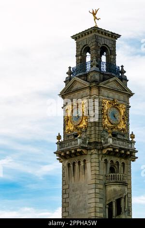 Cliveden Water Tower connue sous le nom de Clock Tower à Taplow, Backinghamshire, Royaume-Uni Banque D'Images