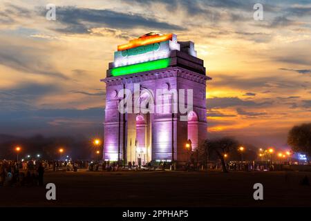 La porte de l'Inde, vue illuminée de nuit, New Delhi Banque D'Images