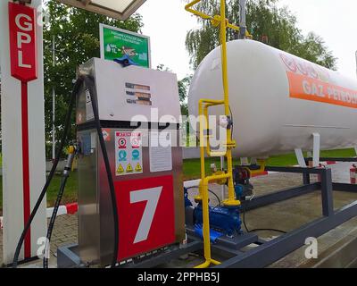 Iasi, Roumanie - 11 septembre 2022 : station d'essence Lukoil. Banque D'Images