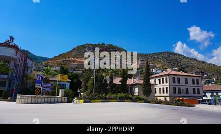 Finike, Turquie - 21 septembre 2022 : rue de la Finike, Turquie - province d'Antalya Banque D'Images