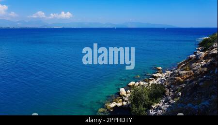 Mer tropicale panoramique, paysage de plage de Finike, Antalya, Turquie. Banque D'Images