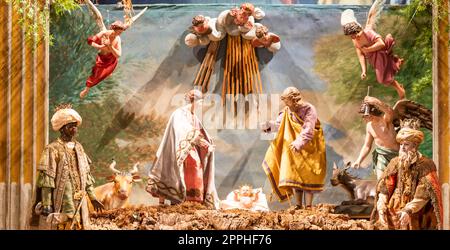 Berceau italien - nommé presepe - avec la nativité. Scène religieuse traditionnelle de Noël. Banque D'Images