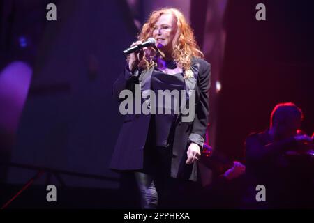 Carol Decker (T Pau),nuit des Proms,Barclay Card Arena,Hambourg,09.12.2022 Banque D'Images