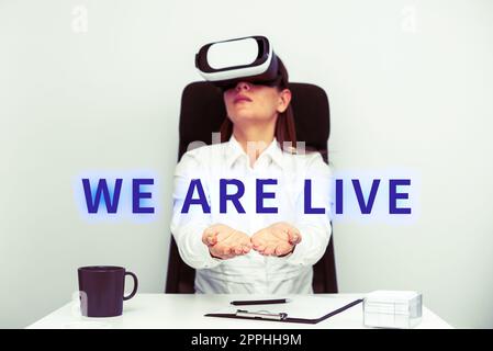 Affiche nous sommes en direct. Rapport ou discussion en continu de présentation de l'entreprise diffusés en temps réel Banque D'Images