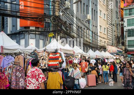 Marché TEXTILE PRATUNAM BANGKOK THAÏLANDE Banque D'Images