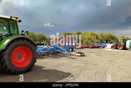 Kyiv, Ukraine - 16 juin 2022 : tracteur agricole à roues moderne Fendt Banque D'Images