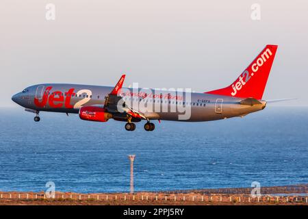 Avion Jet2 Boeing 737-800 à l'aéroport de Tenerife Sud en Espagne Banque D'Images