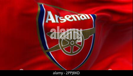 Le drapeau de l'Arsenal football Club agitant Banque D'Images