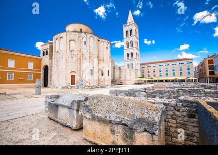 Zadar place historique et cathédrale de St Donat vue Banque D'Images