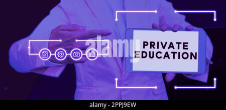 Panneau d'écriture à la main éducation privée. Concept signification appartenance à l'usage personnes particulières ou personnes de groupe Banque D'Images