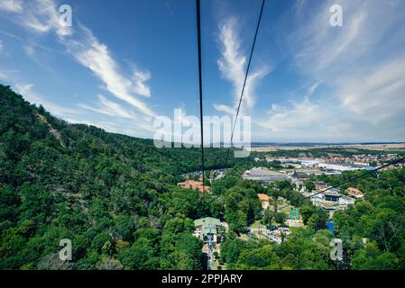 Une vue de Thale depuis la Hexentanzplatz dans les montagnes du Harz Banque D'Images