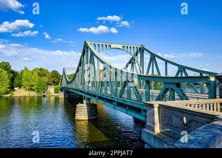 Le pont Glienicker sur la Havel entre Berlin et Potsdam Banque D'Images