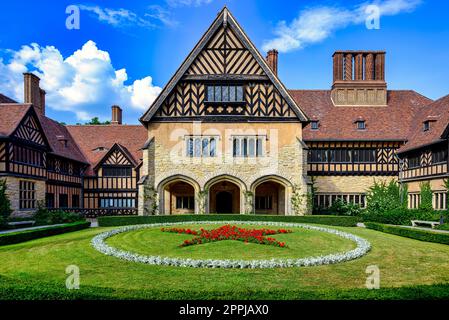 Vue sur le palais Cecilienhof à Potsdam Banque D'Images