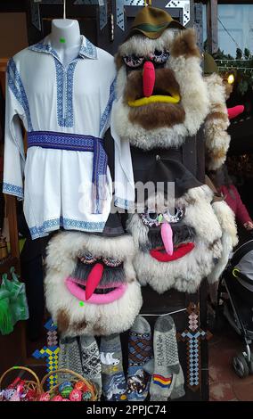 Bran, Brasov, Roumanie - 1 janvier 2023 : produits traditionnels exposés sur la place du marché à Bran, Brasov Banque D'Images