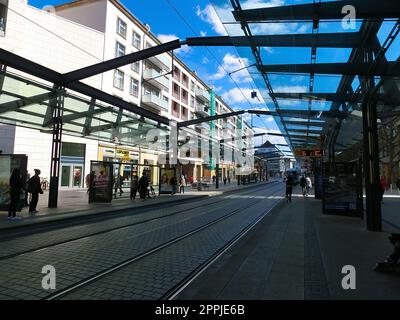 Arrêt de tram sur la Postplatz, Dresde, Allemagne Banque D'Images