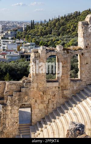 Théâtre de Dionysos, vestiges de l'ancien théâtre grec situé sur le versant sud de la colline de l'Acropole, Athènes, Grèce Banque D'Images