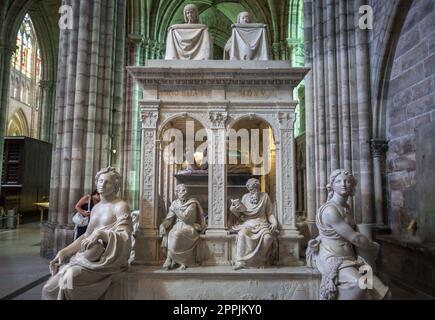 Tombeau du roi Louis XII et d'Anne de Bretagne, dans la basilique Saint-Denis Banque D'Images