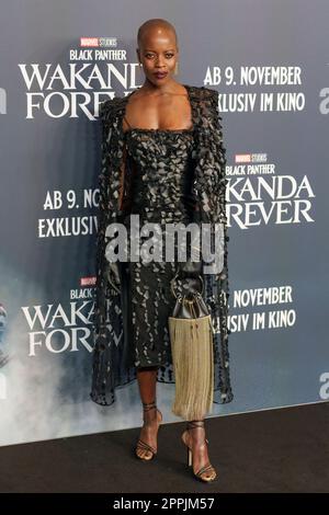 Florence Kasumba participe à la projection 'Black Panther: Wakanda