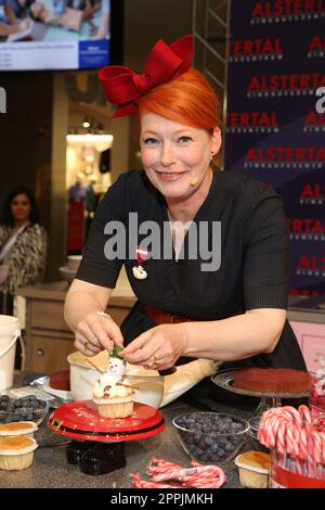 ENIE van de Meiklokjes dekoriert mit GÃ¤sten Torten und Cup cakes im AEZ Hamburg, 06.11.2022 Banque D'Images