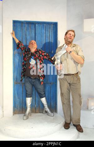 Bernhard Hoecker, Tetje Mierendorf, Bernhard Hoecker besucht die Vorstellung des comédies musicales Mamma Mia, Neue Flora, Hambourg, 03.11.2022 Banque D'Images