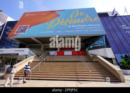 CANNES, FRANCE - 17 JUIN 2022 : Palais des Festivals et des CongrÃ¨s est un centre de congrès à Cannes, en France, le lieu du Festival de Cannes Banque D'Images