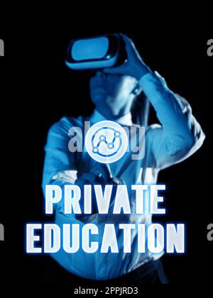 Affiche textuelle indiquant l'éducation privée. Présentation de l'entreprise appartenant à une personne ou un groupe particulier Banque D'Images