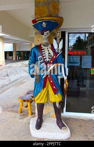 Le bar ou le café au port de Cozumel pendant l'une des croisières des Caraïbes occidentales Banque D'Images