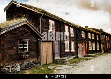 Maison traditionnelle en bois dans le village minier historique de Roros, Norvège Banque D'Images