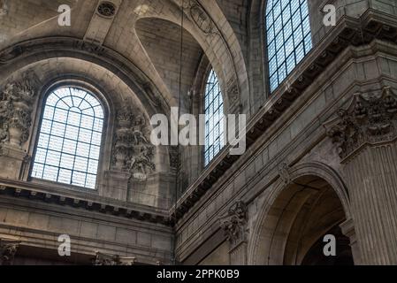 Plafond du transept de l'église gothique Saint Sulpice à Paris Banque D'Images