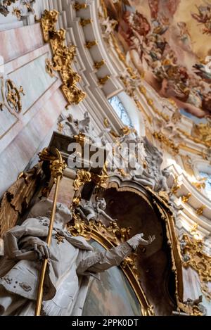 Belles fresques décoratives à l'intérieur de l'église Ettal en Bavière Banque D'Images