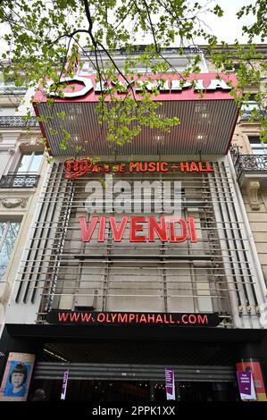 Paris, France. 24th avril 2023. Une vue extérieure du Music Hall Olympia lors de l'Assemblée générale combinée des actionnaires du groupe médias français Vivendi à Paris, France sur 24 avril 2023. Photo par Tomas Stevens/ABACAPRESS.COM crédit: Abaca Press/Alay Live News crédit: Abaca Press/Alay Live News Banque D'Images