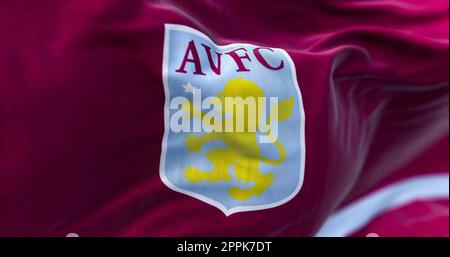 Drapeau du club de football Aston Villa agitant Banque D'Images